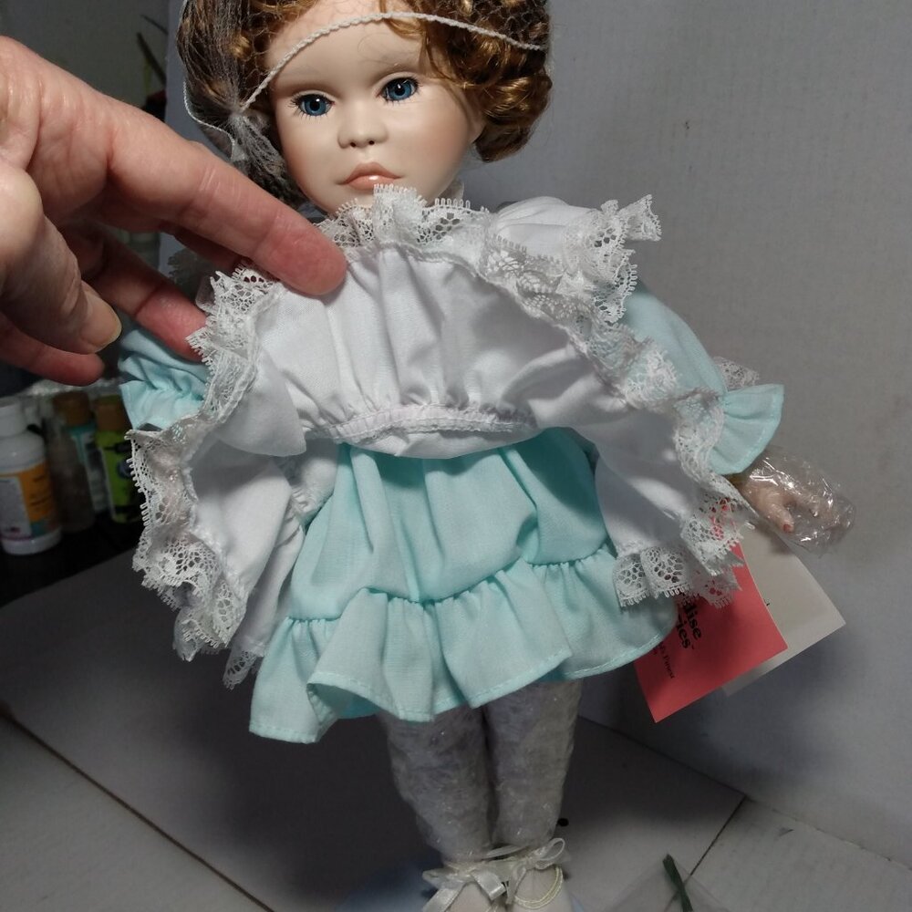 Paradise Galleries Treasury Collection 'Sunday with Sarah' Porcelain Doll ~ NIB